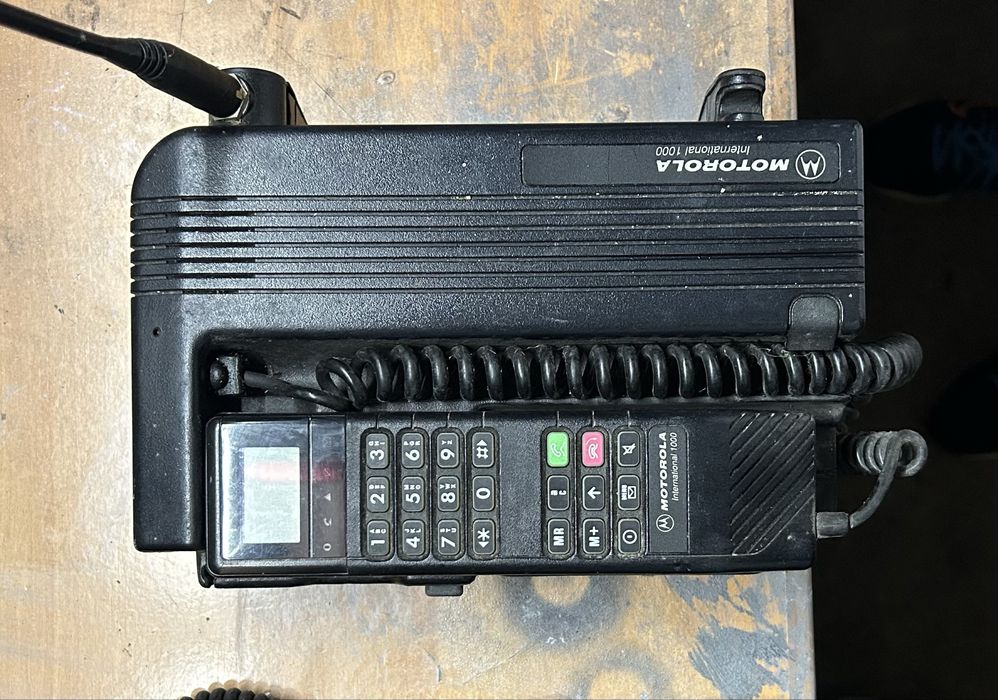 Telefones motorola 1000 e philips aerotyps