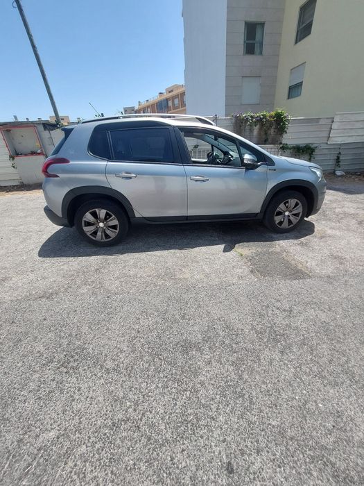 Peugeot 2008 com 123000 km