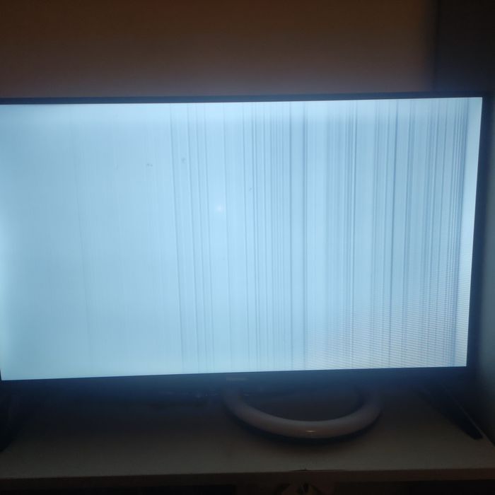 Smart TV Hisense 32" com avaria