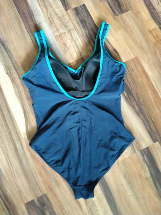 strój kąpielowy 50