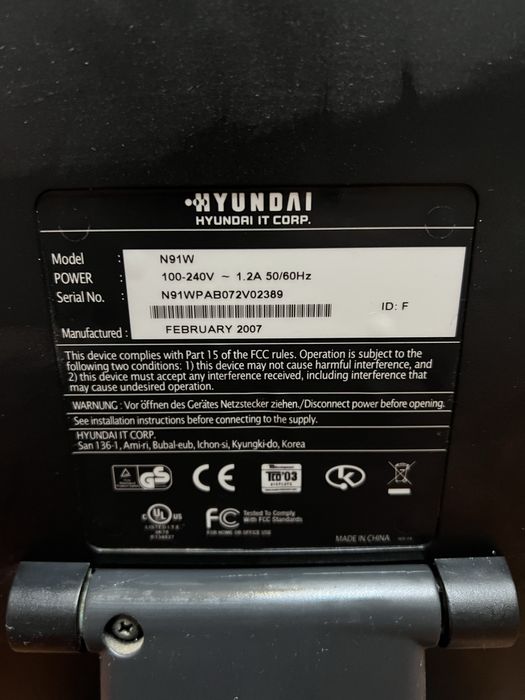Монитор Hyundai n91w 1440*900