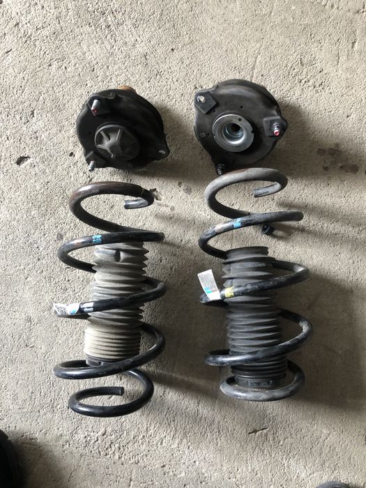 Пружини передні+ опори(опорні подушки) на Kia sorento 16+