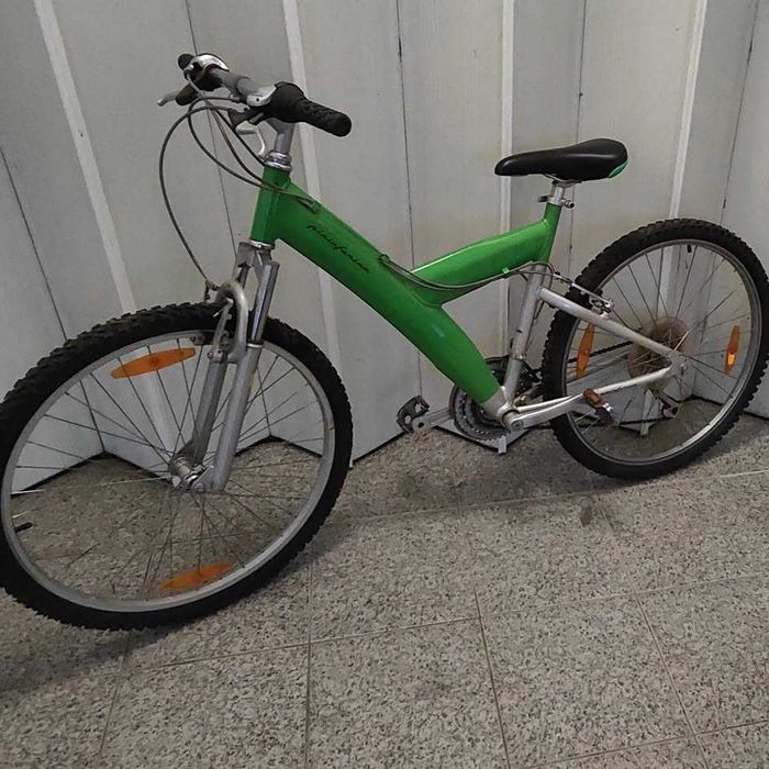 Bicicleta cor verde transmissão 7x3
