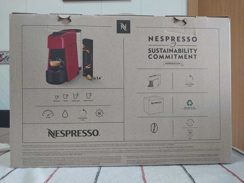Máquina de cápsulas Nespresso Essenza Plus