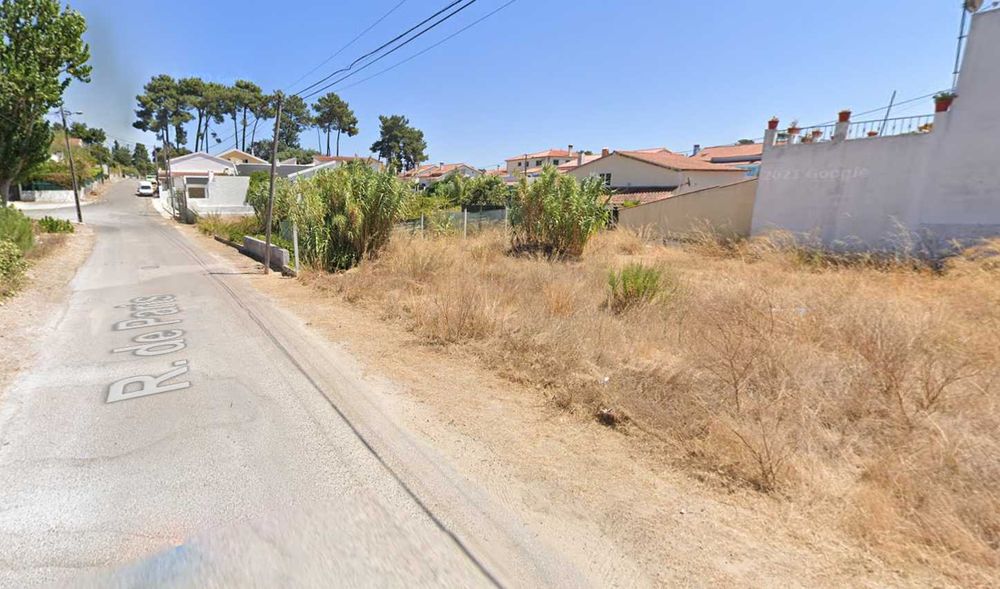 (O PRÓPRIO) Terreno urbano 325m2 para construção de moradia isolada em Azeitão URBANIZADO E TUDO PAGO (FORA DE AUGI)