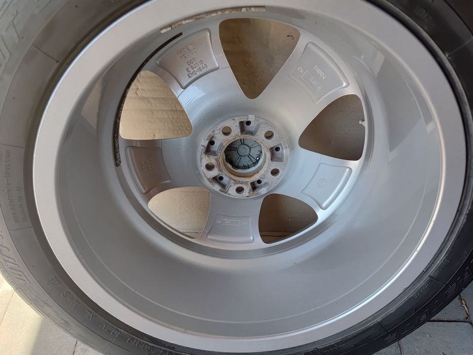 Sprzedam felgi 19" z oponami.