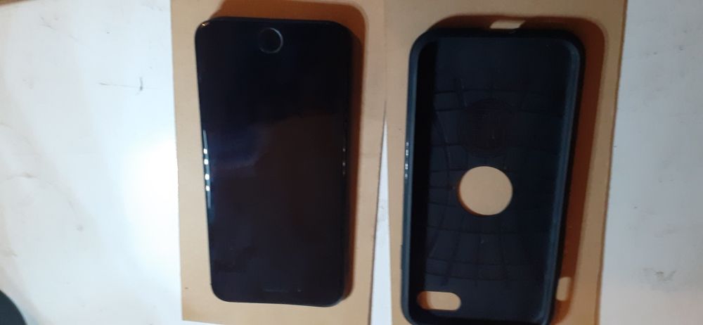 IPhone se 2020 uszkodzone 1 wejście na płytce.