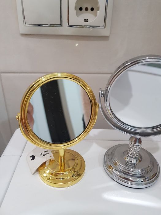 Дзеркало косметичне настільне