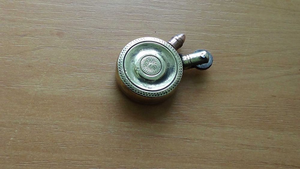 Зажигалка оригинальная.