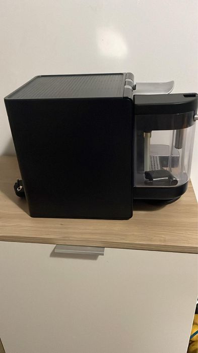 Máquina de Café Nespresso by DeLonghi Lattissima One