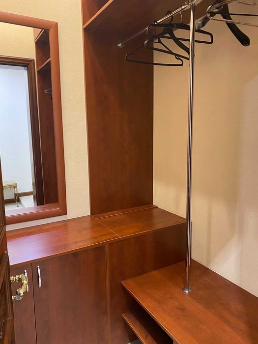 Оренда, вул. Михайлівська, 4 к. 180 м2, від господині, шикарна