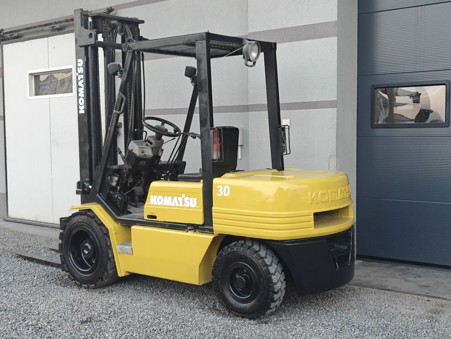 Wózek widłowy Komatsu FD30 3T Diesel Pompowane opony Przesuw Boczny
