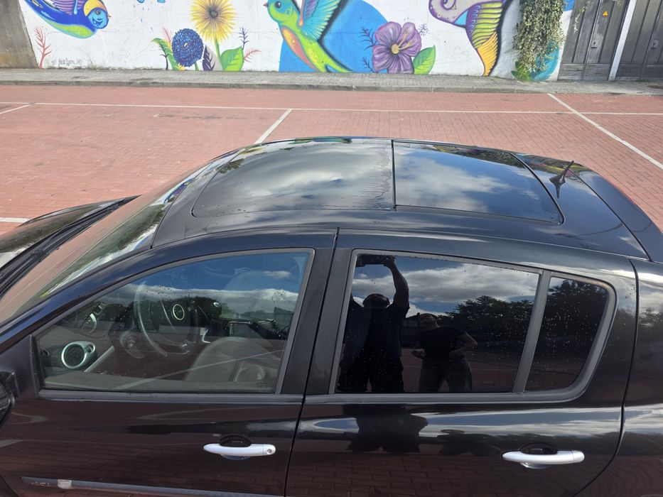 Renault Clio 1.5 dCi Luxury – Teto Solar, Pele, Multimédia GPS e Bimassa Novo!