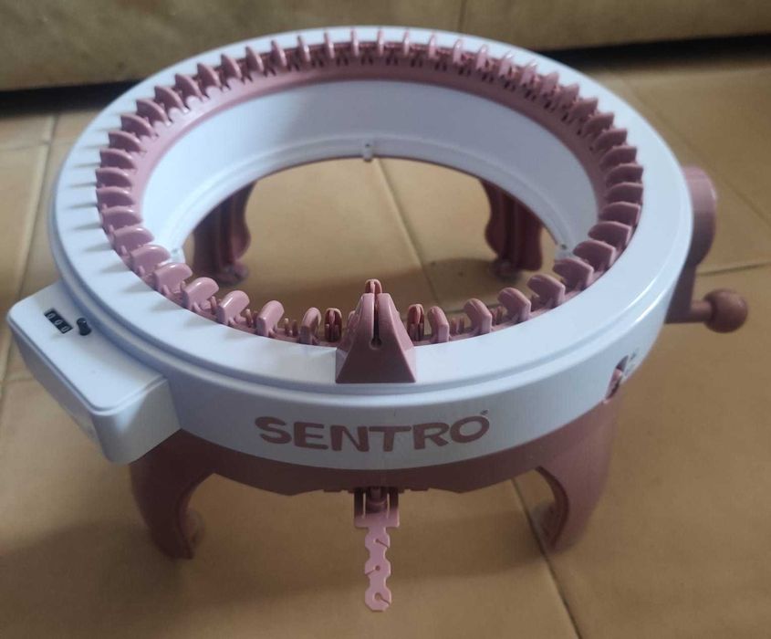 Kit Completo Máquina de Tricô Sentro + 43 Lãs + Acessórios