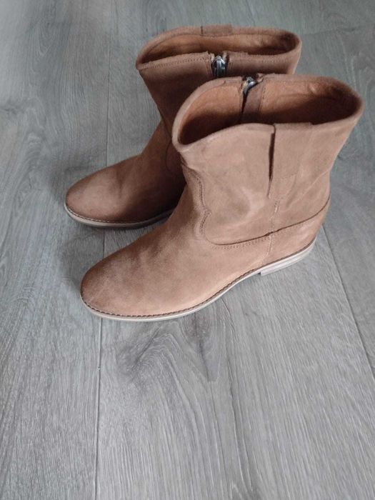 Botki carini 37 rude zamsz