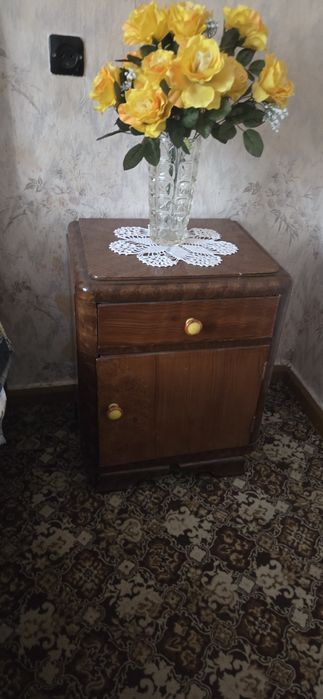 Komplet  łóżko i szafki