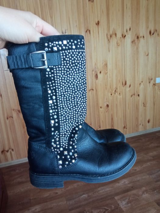 Продам осенние сапожки для девочки