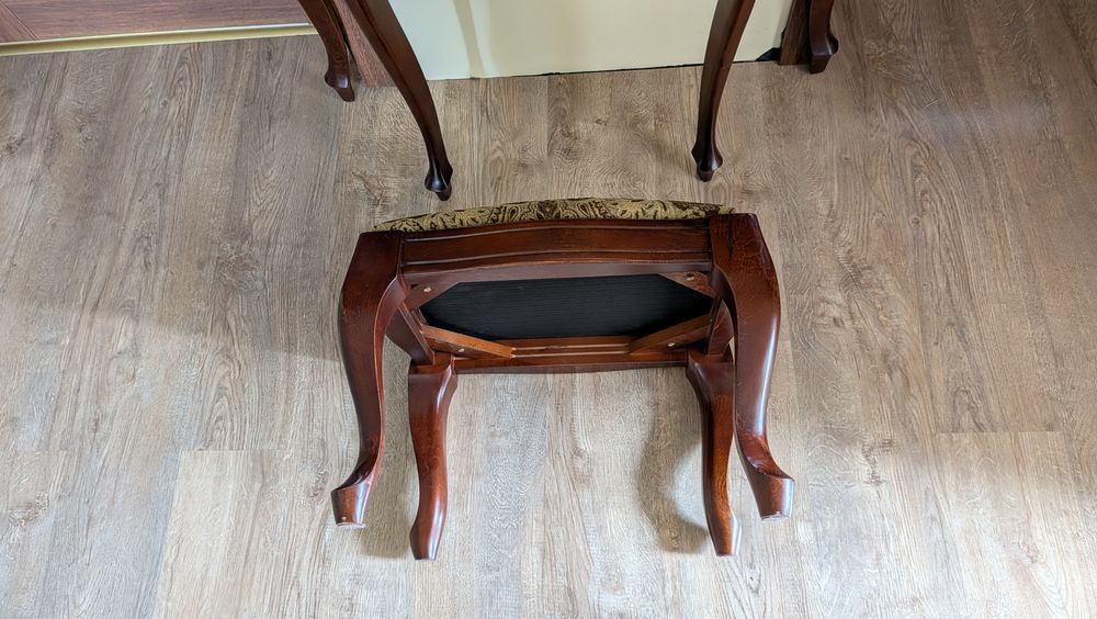 Taboret drewniany jafra. Cena do uzgodnienia.