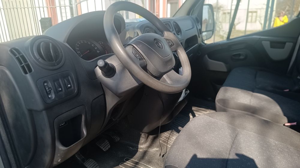 Автомобіль  Opel Movano задній привід.