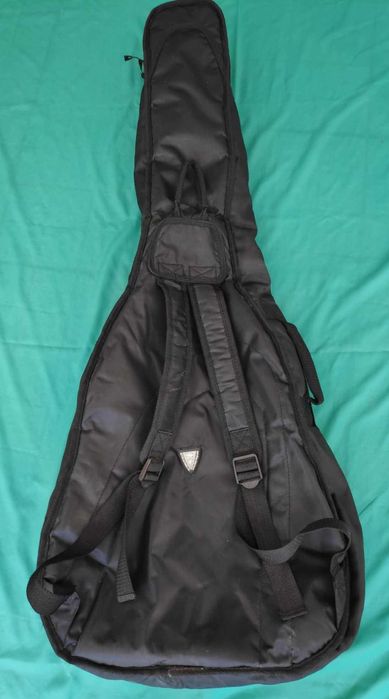 Guitarra Yamaha F-310.