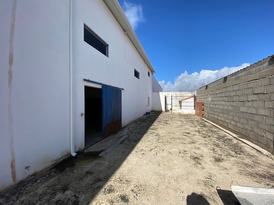 Casao/Armazem 450mt2 area total… VENDO OU TROCO