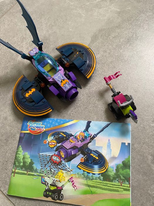 Лего літак Бетгьорл і переслідування Бетлітаком