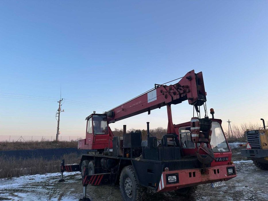 DŹWIG samojezdny Faun 28T