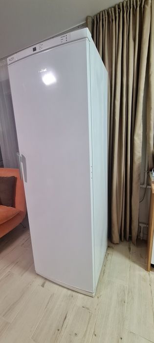 Морозильна камера Vestfrost VD 285 FNA W