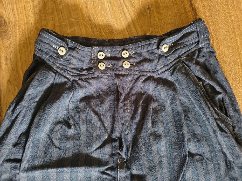 Stylowe spodnie retro z wysokim stanem i szerokimi nogawkami (Wide Leg)