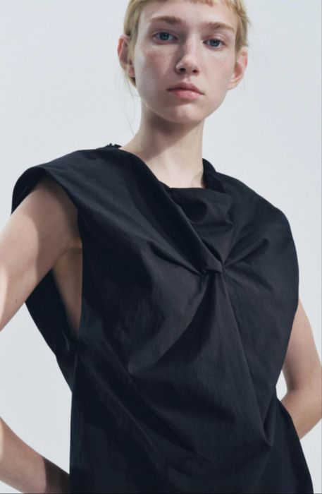 Коротка   коктейльна   сукня  Zara