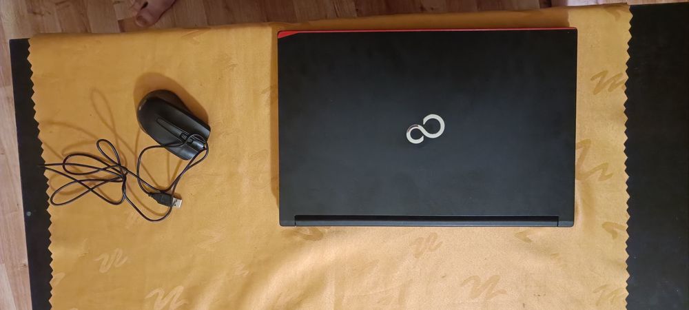 Новдбук Fujitsu 8/240