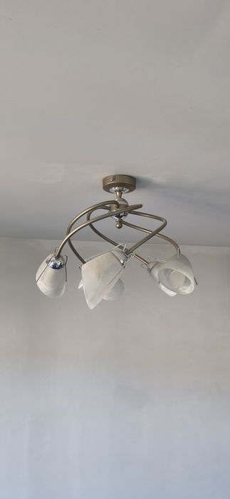 Lampa sufitowa z żarówkami, posiadam dwie sztuki