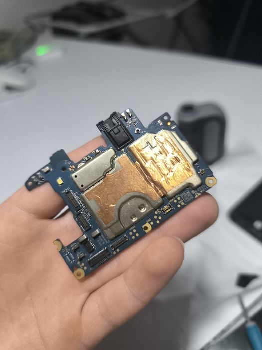 Продам материнську плату від телефона samsung galaxy a11