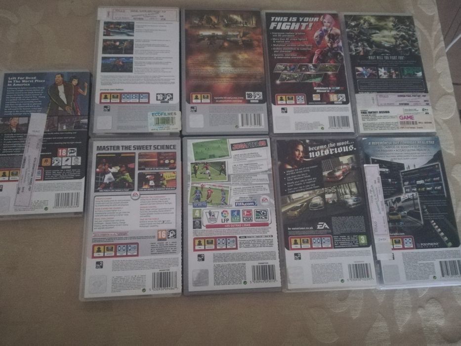 Capas de jogos PSP praticamente novas