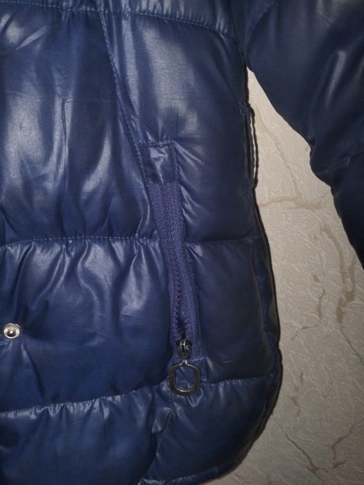 Курточка пуховик подовженого типу. 
Довжина 55
Рукав 40(відгорнутий)
П