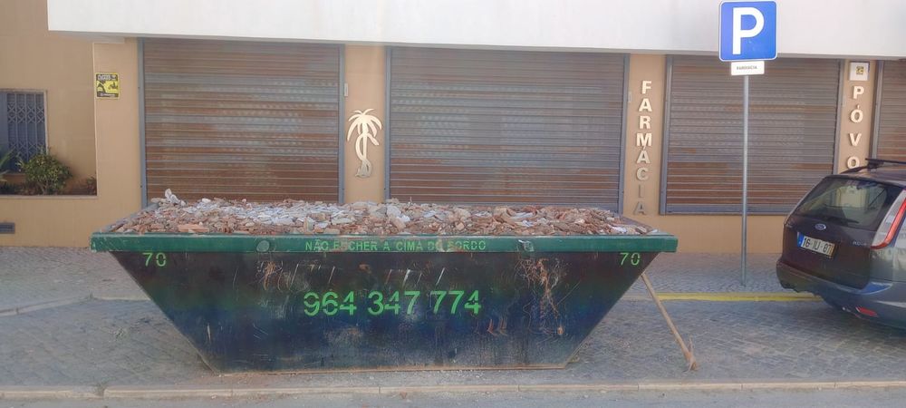 ENTULHO e RESÍDUOS de OBRAS recolhemos tudo em contentores e carrinhas