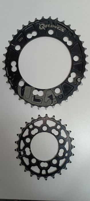 Vários pratos para pedaleiras