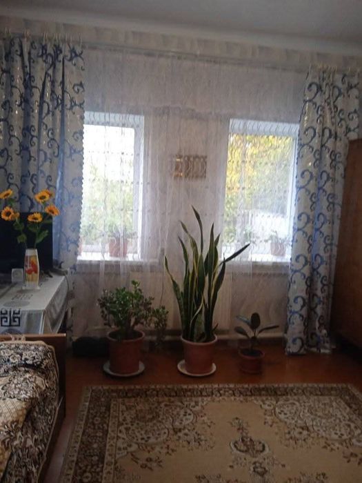 Продам пів будинку, Від власника в люботині