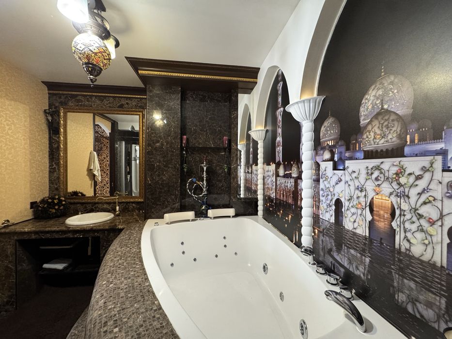 Без комісії Космополітан Сosmopolitan Дегтярівська 25А стильна класика