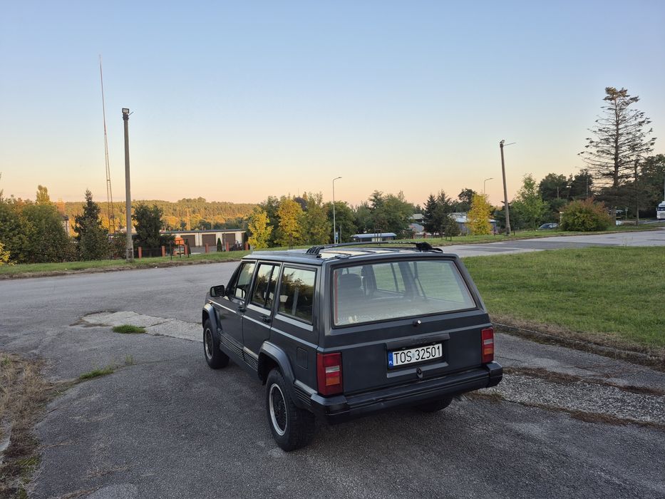 Jeep Cherokee