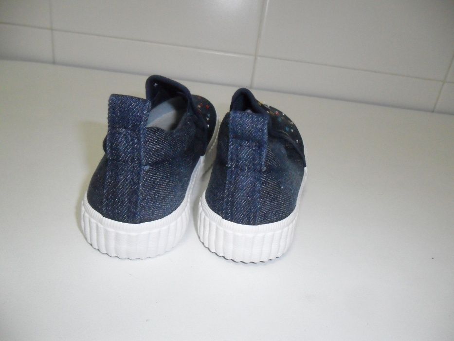 Sapatos de menina novos, tam. 32