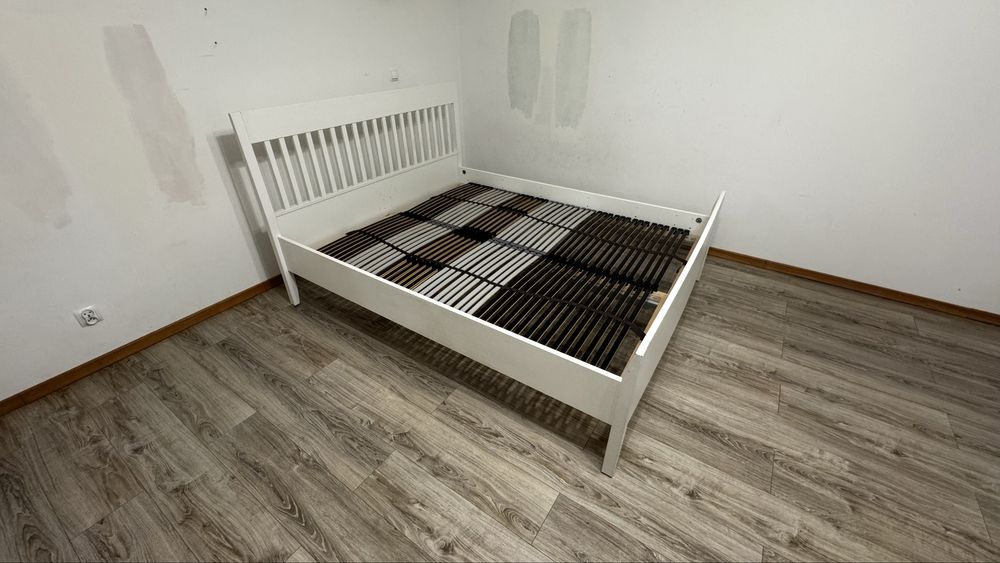 Białe łóżko 200x160.