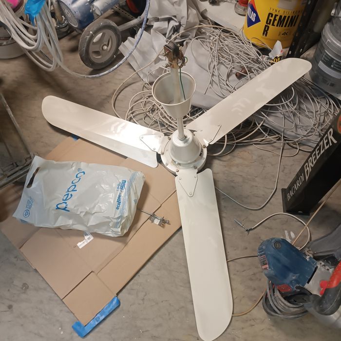 Wiatrak wentylator sufitowy 3 skrzydłowy  metalowy ramie 60 Cm