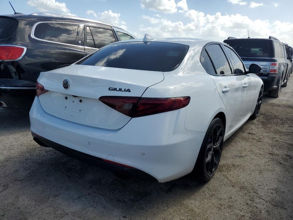 Бампер Alfa Romeo Giulia 2016- разборка Альфа Ромео Гулія запчастини