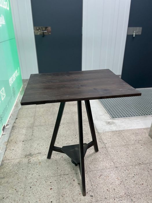 Mesa de apoio antiga em madeira