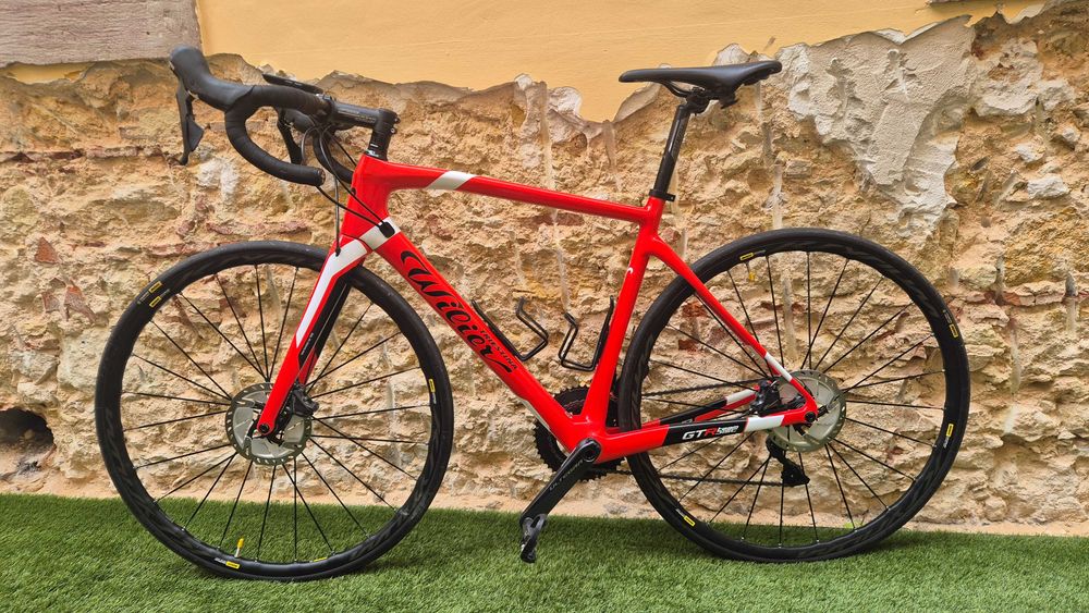 Wilier GTR Team Disc Carbono – Excelente Estado + Bryton S810