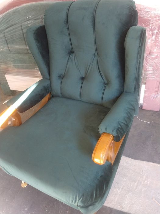 Перетяжка та ремонт м´яких  меблів