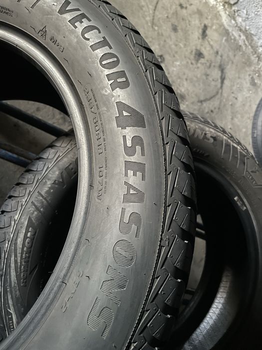 Шини 235/60/18 - 2шт Goodyear Vector4Seasons Gen-2