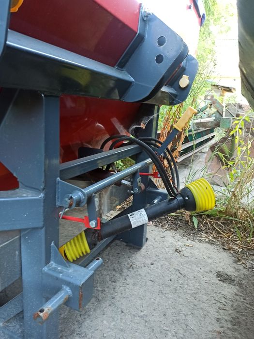 Розкидувач міндобрива РН-1000