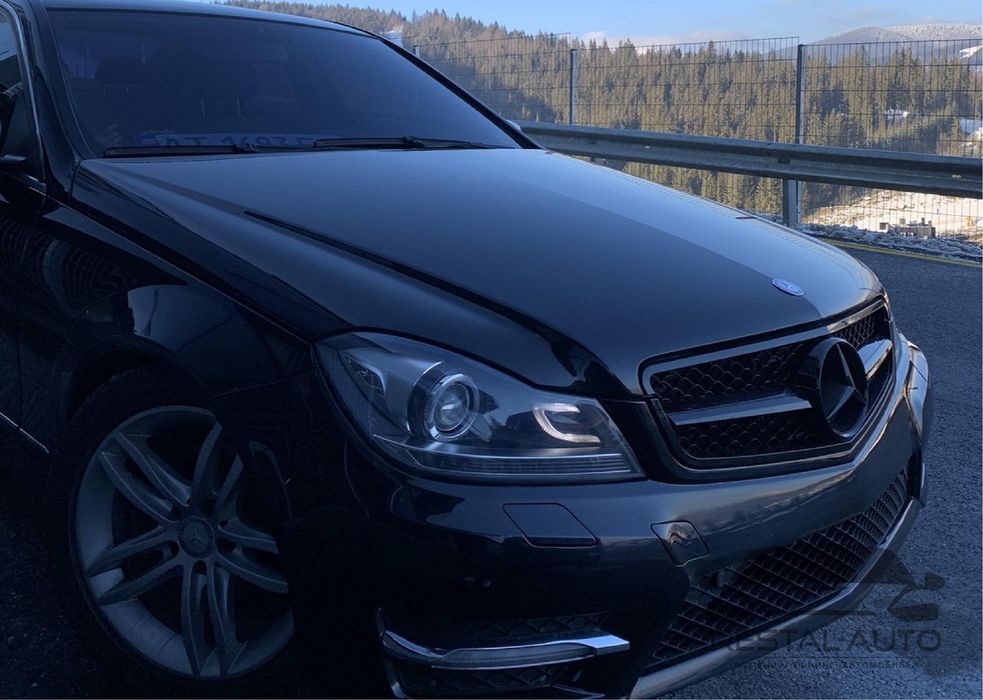 Решетка радиатора Mercedes C W204 2007-2014 SL All Black